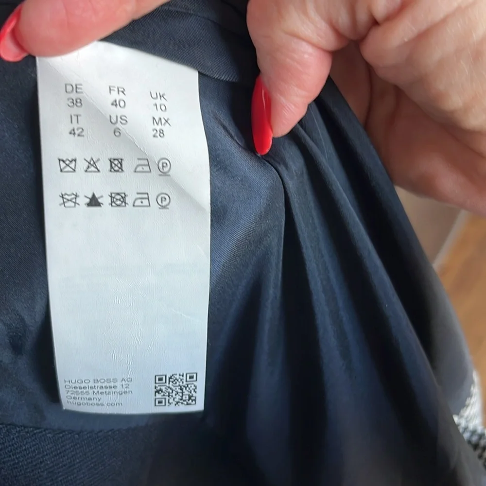 Classic Black and White Plaid Blazer - Picture 6 of 6